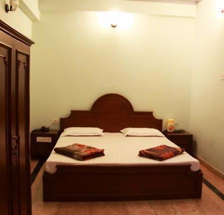 Lloyds Guest House, North Boag Road, T. Nagar Chennai Pokój zdjęcie