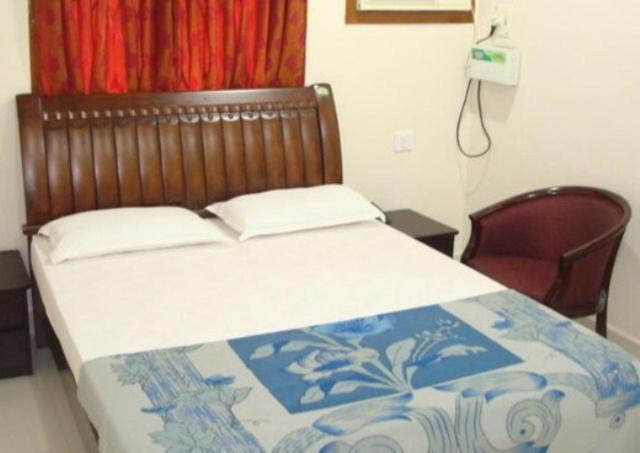 Lloyds Guest House, North Boag Road, T. Nagar Chennai Zewnętrze zdjęcie