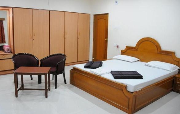 Lloyds Guest House, North Boag Road, T. Nagar Chennai Zewnętrze zdjęcie