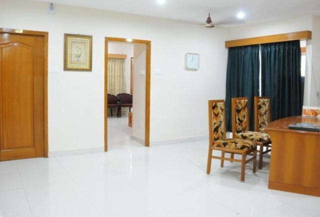 Lloyds Guest House, North Boag Road, T. Nagar Chennai Zewnętrze zdjęcie