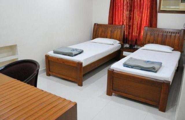 Lloyds Guest House, North Boag Road, T. Nagar Chennai Zewnętrze zdjęcie
